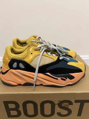 Tamanho 4 - Adidas Yeezy Boost 700 Sun - Imagem 1 de 4