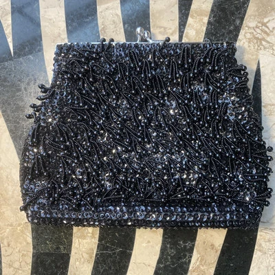 复古丝绸包黑色 Cha-Cha MicroBeaded Fit CELLPHONE 手工制作挂毯 Kiss — 第 1/4 张图片