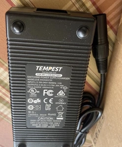 CARICABATTERIE ALIMENTATORE SWITCHING TEMPEST XSG5463750 per batteria 48V LI-ION - Foto 1 di 7
