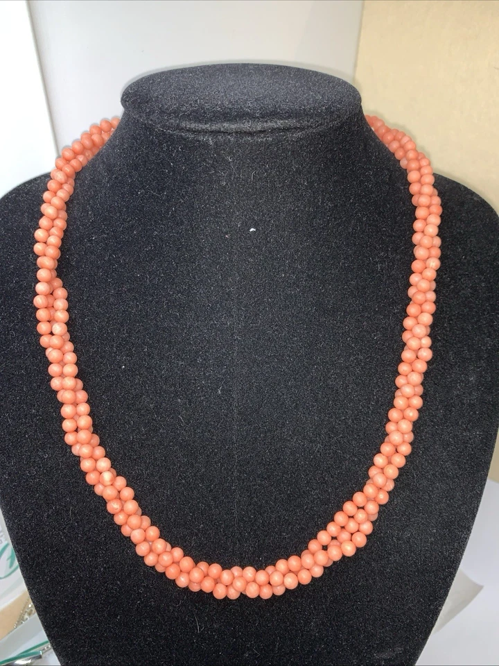 COLLANA TRE FILI DI CORALLO ROSA DIAMETRO 4,5 MM LUNGHEZZA 54 CM , ARGENTO 925 - Immagine 1 di 4