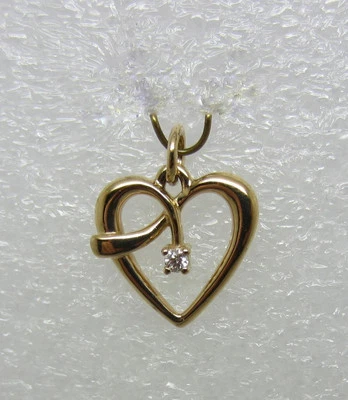 Colgante James Avery Retirado Oro Amarillo 18K Corazón Dije con Diamante - LB3430 Foto 1 de 4