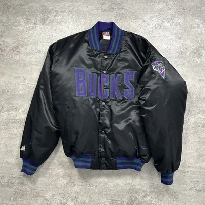 JAQUETA BOMBARDEIRO DE CETIM RARA VINTAGE 00s NBA MILWAUKEE BUCKS MAJESTIC TAMANHO M PRETA - Imagem 1 de 4