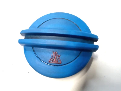 Tapa del tanque de expansión de refrigerante 3B0121321 OEM para Audi A3 A4 A5 Q5 TT S3 S5 TTRS Foto 1 de 4