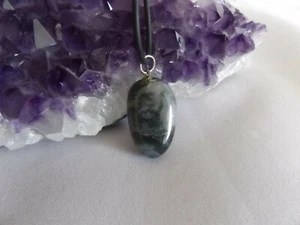 Anhänger aus Moosachat * Befreiung von Schwere, Druck und Erwartungen - Bild 1 von 3