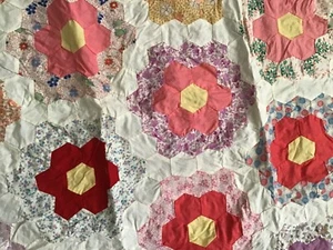 Depression Era Quilt Tops Squares Dresden Plate Pieces Antique Fabric & Scraps - Picture 1 of 18