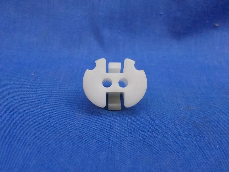 Altavoz HONDA GL1200 1984-1987 Gold Wing OEM ojal de cable 64258-MG9-931 Foto 1 de 1