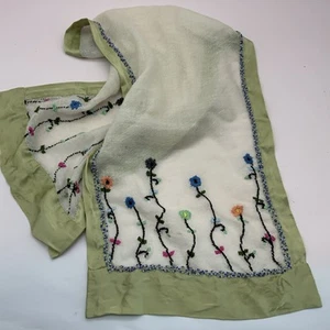 Bestickter Schal Mongolei Pashmina Blumen Perlen grün creme - Bild 1 von 6