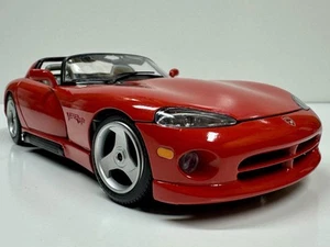 (Flawed) Red 1/18 1992 Dodge Viper Die-cast Car By Bburago  - Picture 1 of 7