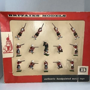 1960 Britains Limited Hand Painted Queen’s Own Cameron Highlanders #9334 - Picture 1 of 5