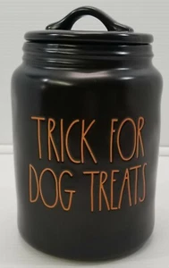 MM) Rae Dunn Artisan Collection by Magenta Dog Treat Halloween Black Jar - Imagen 1 de 7