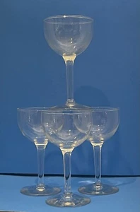 Set of 4 Vintage/Coupe Sparkling Wine Glasses - Picture 1 of 4