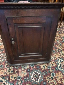 Traditional Large Antique Oak Wall Hung Corner Cabinet - Picture 1 of 7