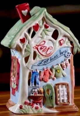 Blue Sky Clayworks “Love Lives Here” Casa de Velas Tea Light NOVO Varejista Autêntico - Imagem 1 de 4