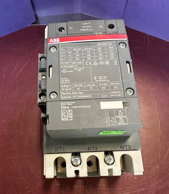 ABB AF205-30, Contactor trifásico, 100-250V 50/60Hz 1SFC100008M0201 (Usado) Foto 1 de 4