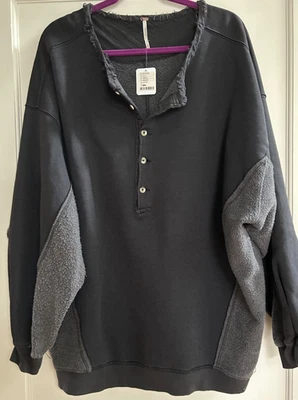 NOVO COM ETIQUETAS - MOLETOM FREE PEOPLE MEIO BOTÃO, COR PRETA, TAMANHO L - Imagem 1 de 4