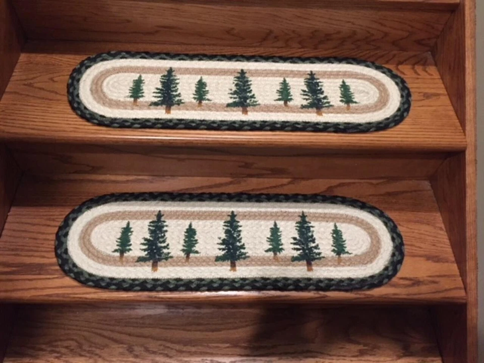 Alfombras trenzadas de madera alta para escaleras con pisada de tierra Foto 1 de 1