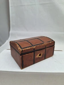 Antico bauletto porta caramelle 4,25" similpelle ricoperto legno/cartone c1900 così com'è - Foto 1 di 8