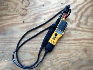 Fluke T150 VDEFLUKE T150 Zweipoliger elektrischer Spannungs- und Durchgangsprüfer - Bild 1 von 5