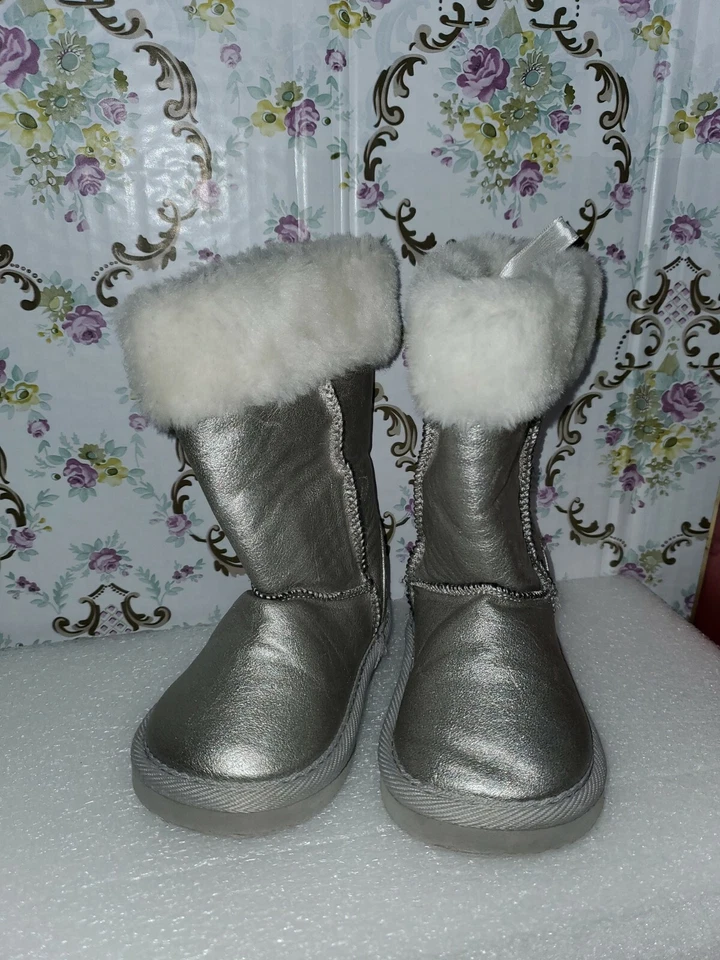  BOTAS TOP PIEL SINTÉTICA METALIZADAS PLATEADAS NAVY PARA NIÑA TALLA 6 Foto 1 de 3