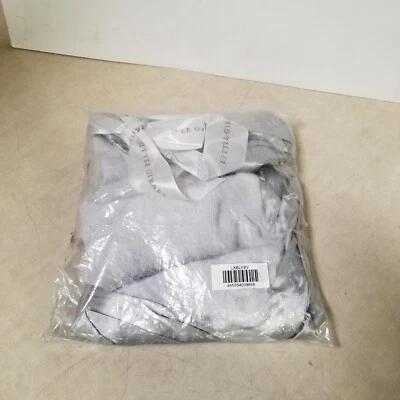 Mini manta de bebé Little Giraffe Luxe lisa de piel sintética plateada 14" x 14" SELLADA Foto 1 de 4