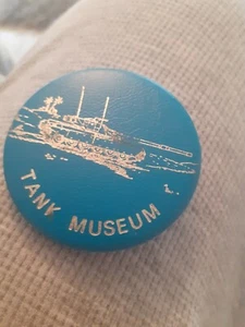 Insignia vintage del museo del tanque - Imagen 1 de 2