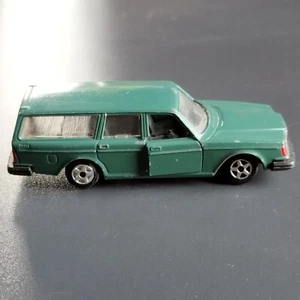Vintage model car made in France by Jet-Car de Norev. Volvo 264. Scale 1:43 - Picture 1 of 6