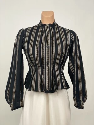 Antigua chaqueta victoriana de lana tejida a rayas blancas y negras forro de algodón como está Foto 1 de 4