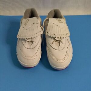 Vintage Nike Golf Shoes with Deorative Tassel Style Front Size 7