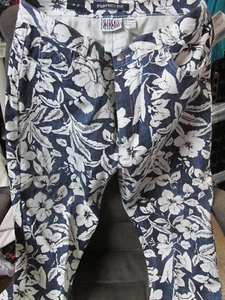 ""WHITE TROPICAL PATTERN OBN BLUE"" - BILL BLASS CAPRI PANTS - SIZE 14 - NWT - Picture 1 of 3