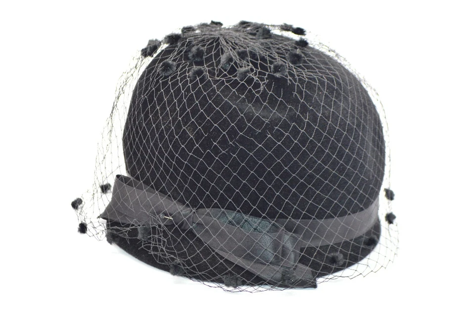 Cherry and Webb Mid Century Negro Importado Piel Cinta Red Cubo Vestido Sombrero  Foto 1 de 4