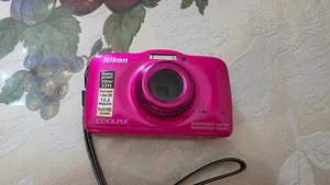 Nikon Coolpix S32 13,2 megapixel fotocamera digitale rosa - Foto 1 di 5