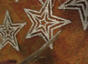 5 GRANDES ESTRELLAS ASTILLA COLGANTES DECORACIÓN NAVIDAD NUEVO EN CAJA 5" ADORNOS - Imagen 1 de 6