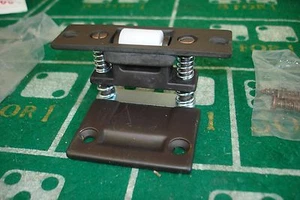 Ives RL30 Dunkelbronze geschmiedet Messing Rollenriegel 1 11/16" B x 2 1/4" L Schlag - Bild 1 von 4