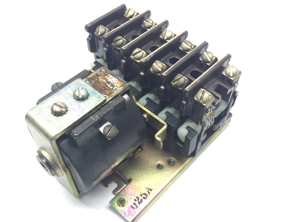 AO Smith 4U6-240 Bullitin 7304 Type PM DC Relay  TB-137-2 - Image 1 of 4