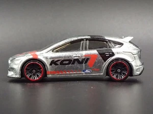2011 - 2018 Ford Focus Rs Koni Argento 1:64 Scala da Collezione Modellino Auto - Foto 1 di 4