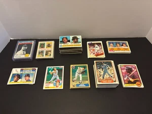 Lot of 261 Mid-Grade to Very-Good Topps, Fleer, Donruss Baseball Cards 1973 - 87 - Bild 1 von 2
