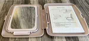 Estuche bandeja de maquillaje con espejo de viaje de 2 caras Mary Kay en rosa - Imagen 1 de 3