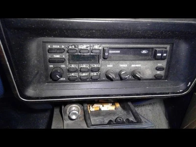 Audio Equipment Radio Am-fm-cassette Fits 87-89 FORD F150 PICKUP 1614759 Foto 1 de 4
