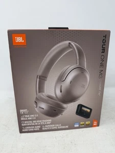 JBL Tour One M3 Cuffie Wireless con Cancellazione del Rumore con Trasmettitore Smart Tx Latte - Foto 1 di 5