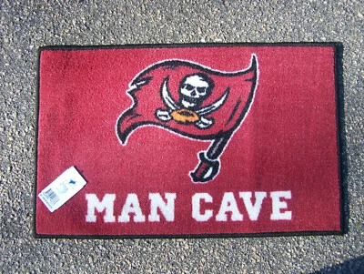 FANMATS LICENCIADO NFL TAMPA BAY BUCANEERS HOMBRE CUEVA BAÑO BIENVENIDA PUERTA ALFOMBRA ALFOMBRA NUEVO EN STOCK Foto 1 de 2