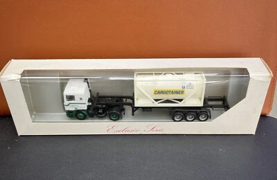 Herpa DAF Swagemakers Cargotainer Truck exclusive series Z2 - Image 1 of 4