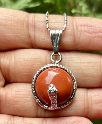 Medallón colgante de moda de jaspe rojo relleno de oro blanco CADENA SURTIDA GRATIS #1 Foto 1 de 4