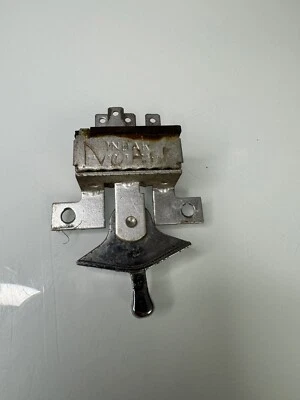 3942657 GM 1969-1976 Chevrolet Corvette Heater Blower Motor Switch Used  - Image 1 of 4