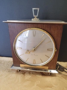 Mid Century Seth Thomas Electric Uhr: Nussbaum/gebürstetes Messing Manteluhr - funktioniert - Bild 1 von 10