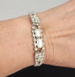 Vintage Beautiful Deco Signed Kramer of NY Rhinestone Bracelet with Safety Chain - Picture 1 of 8