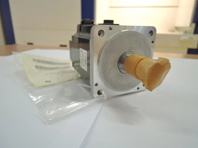 Mitsubishi HF-KP73 Servo Motor New - Image 1 of 3