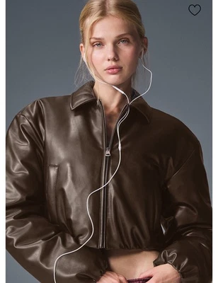 ALO 人造皮革轰炸机黑色夹克全拉链 XS 码(零售价 298 美元) — 第 1/4 张图片