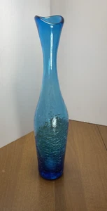 Jarrón vintage de vidrio soplado azul craquelado Blenko (?) Jarrón Bud diseño MCM - Imagen 1 de 10
