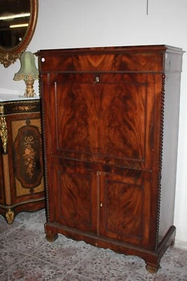 Secretaire Biedermeier in Piuma Di Mogano di metà 1800 - Immagine 1 di 4