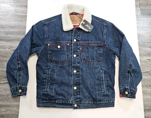Levi's Lunar New Year Men's Relaxed Fit Sherpa Trucker Jacket Size S Denim - Picture 1 of 6